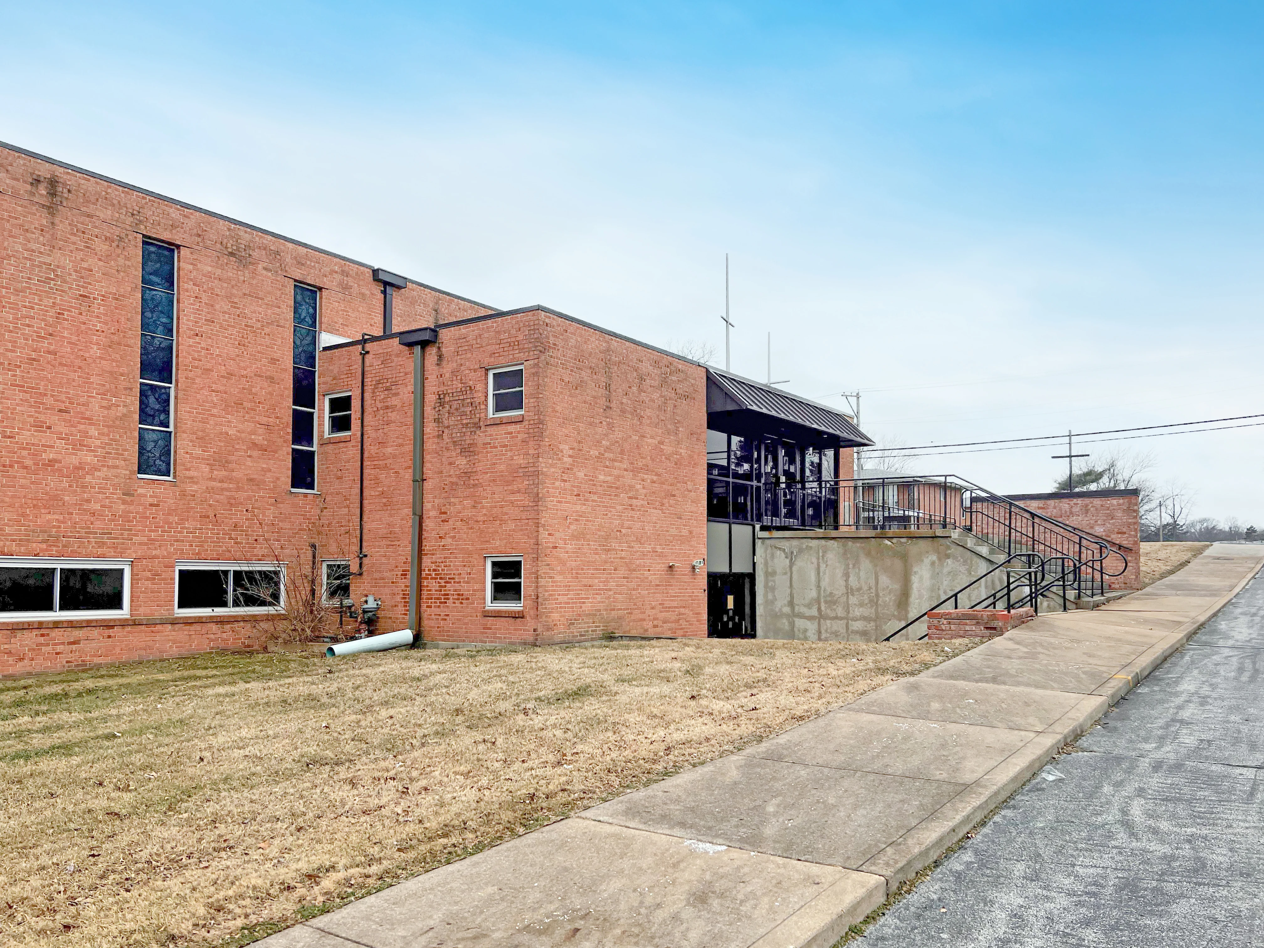 2200 Lackland Rd - photo 4 - Overland, MO