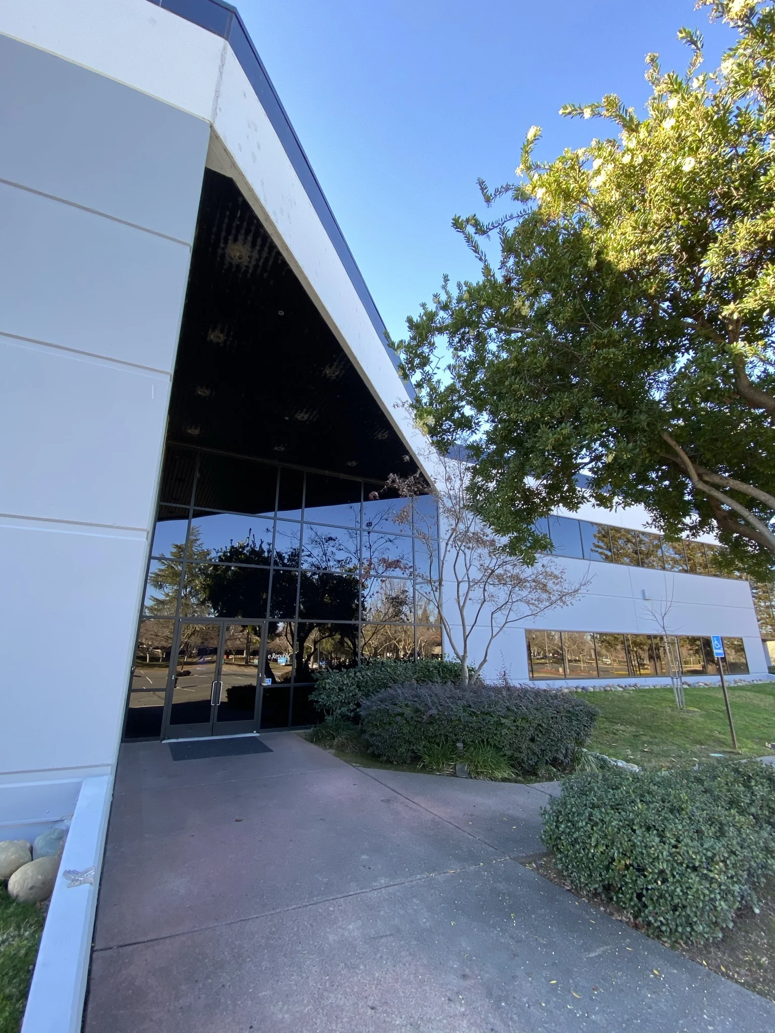 100 Blue Ravine Rd — Sale in Folsom, CA, photo 6 of 8