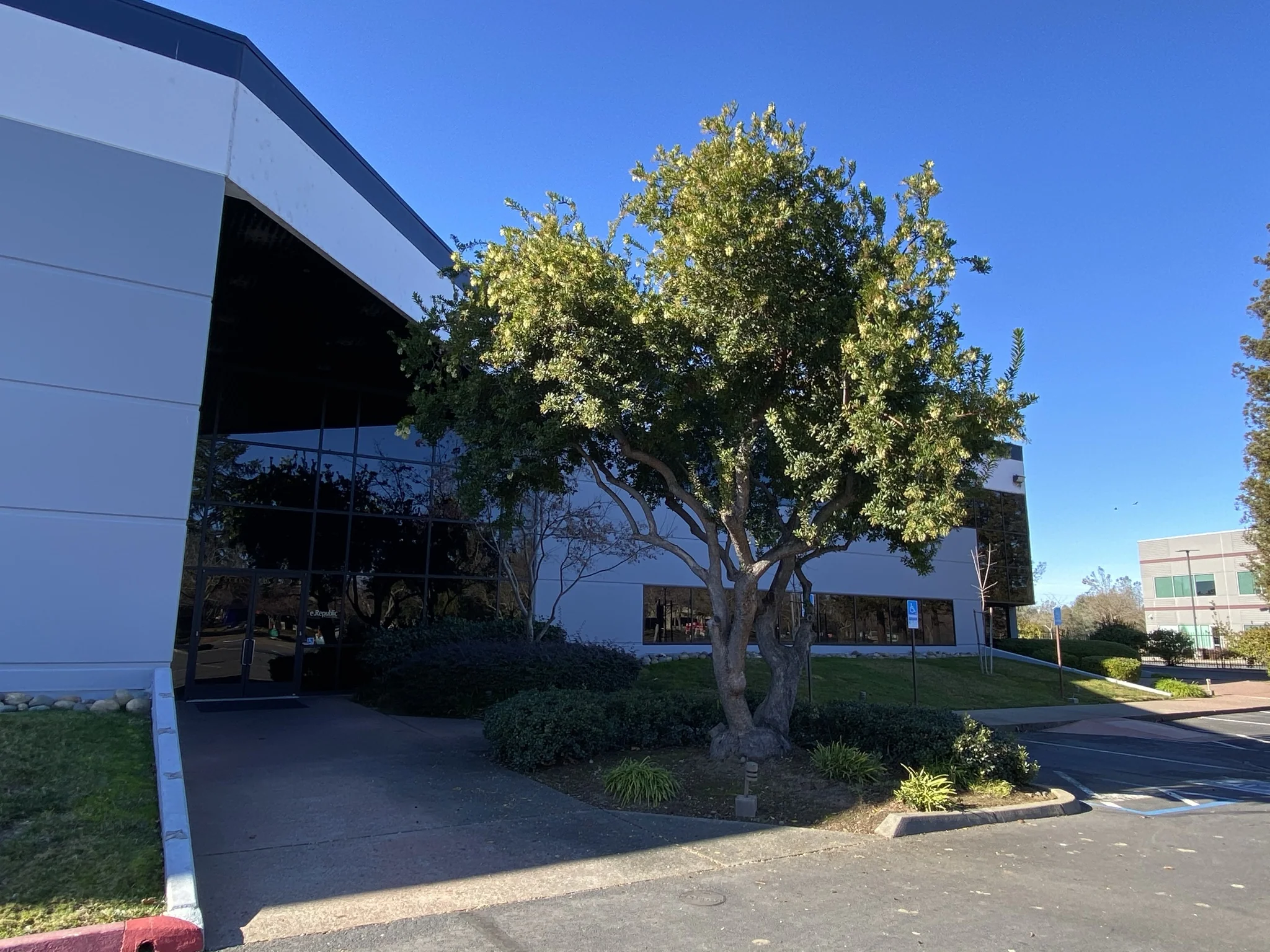 100 Blue Ravine Rd — Sale in Folsom, CA, photo 8 of 8
