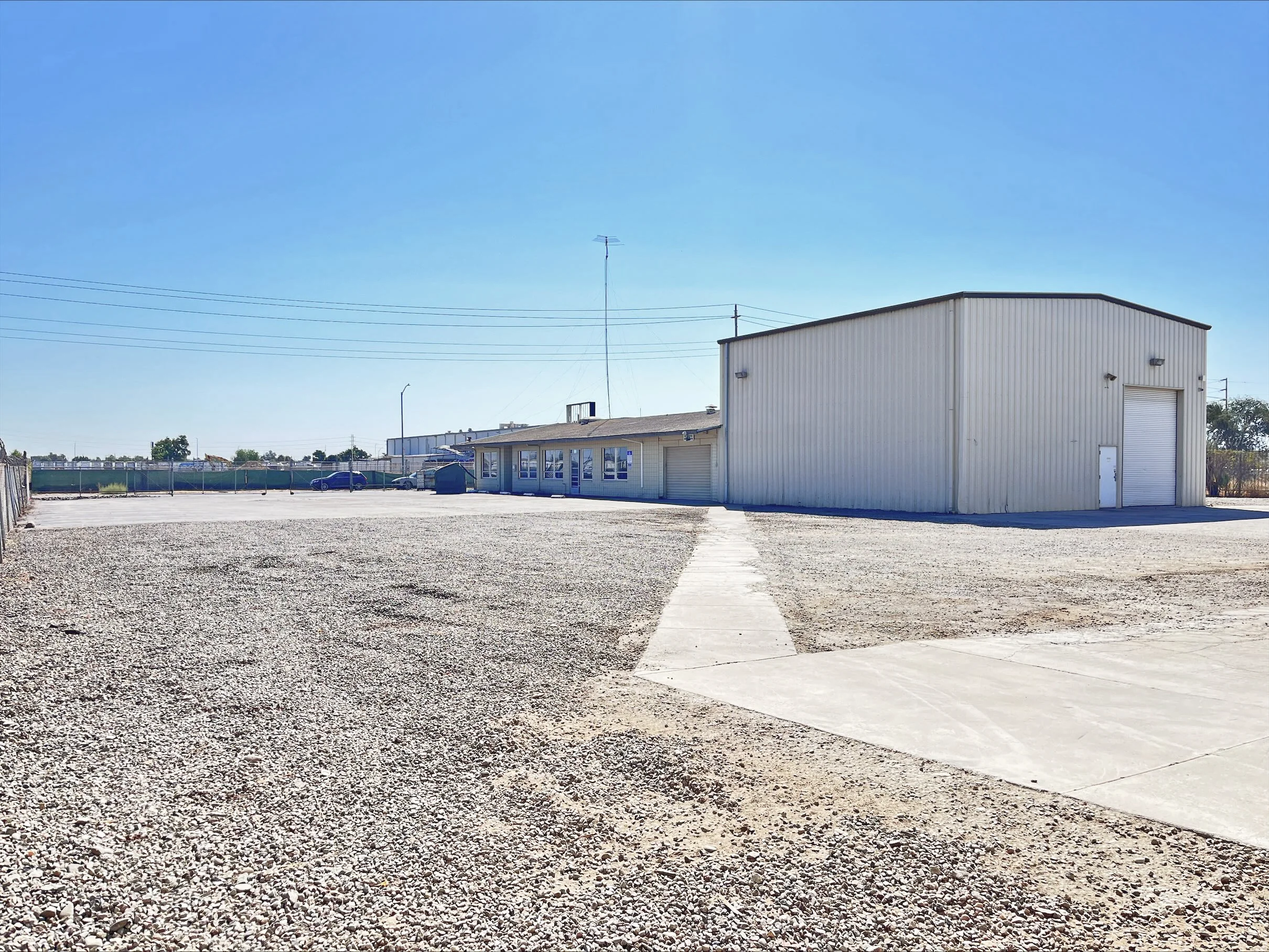 1041 S Pershing Ave - photo 4 - Stockton, CA