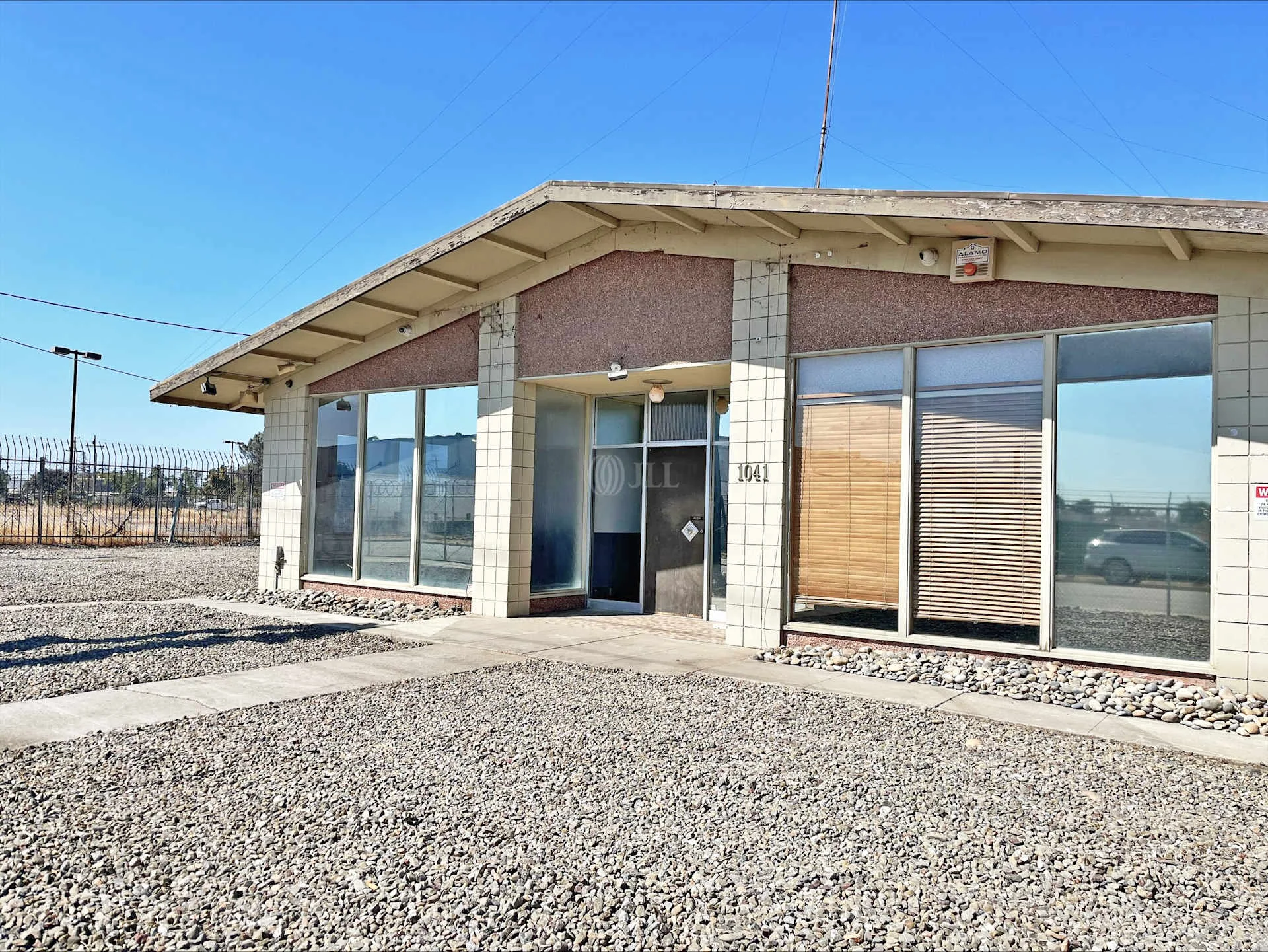1041 S Pershing Ave - photo 15 - Stockton, CA