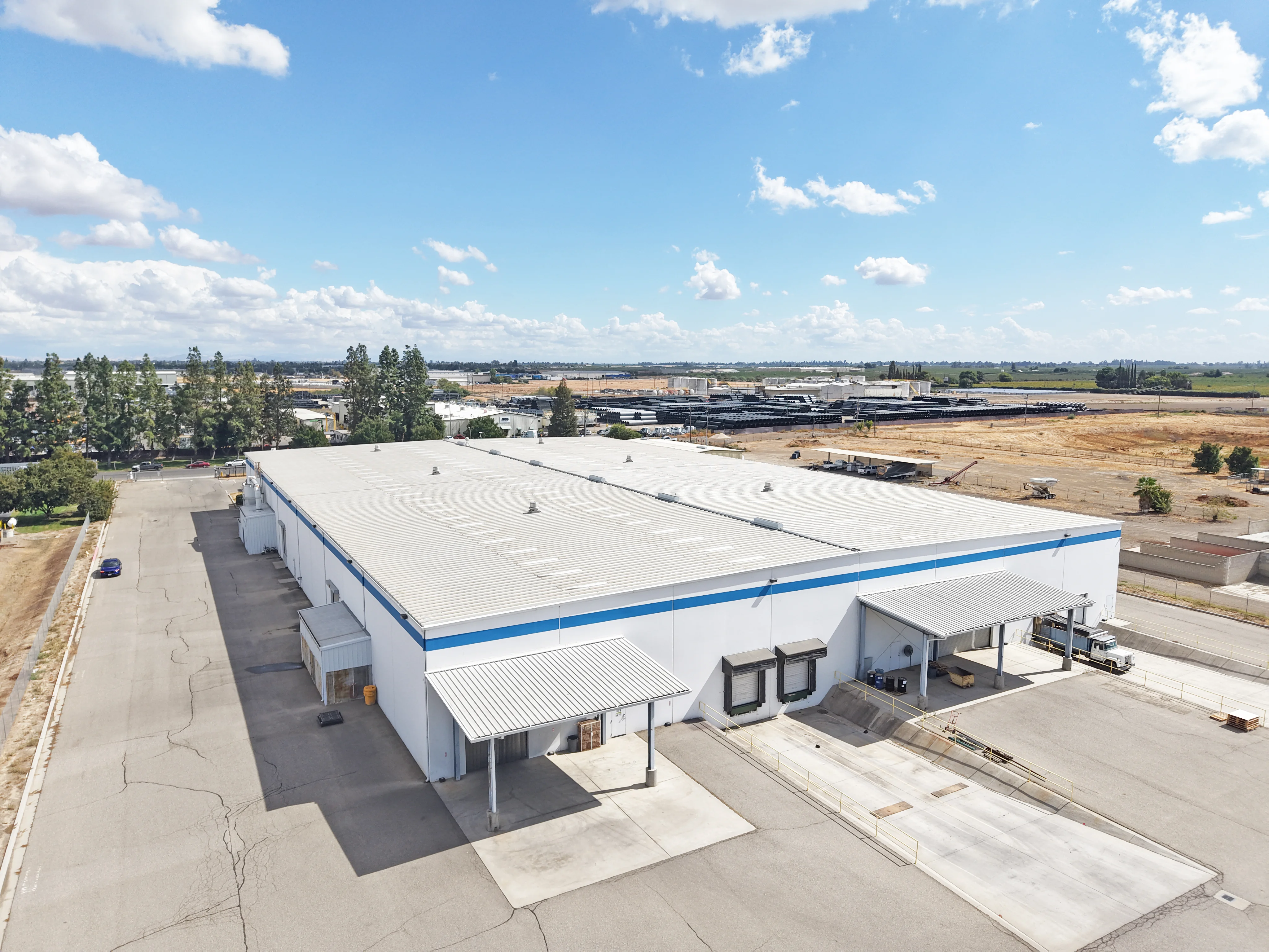 1002 Commerce Dr - photo 2 - Madera, CA