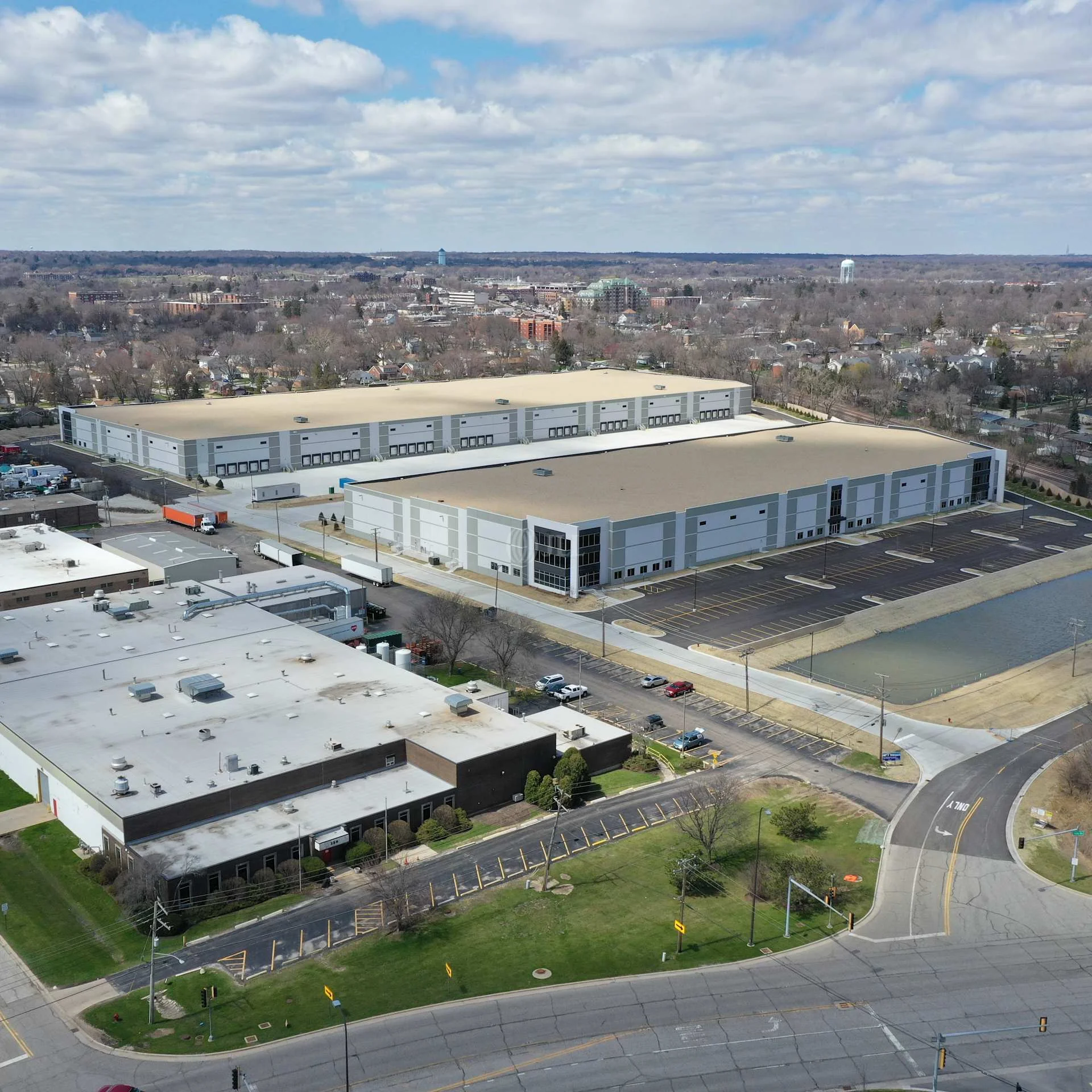 150 Sellstrom (Building 2) — Sale in Palatine, IL, photo 2 of 4