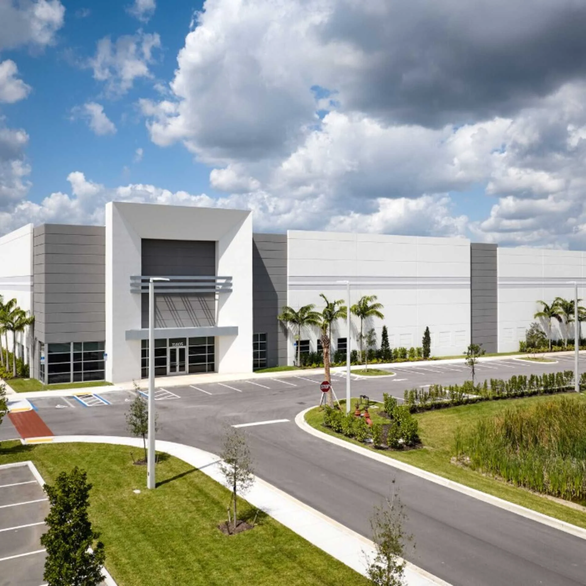 Corporate Logistics Center — Sale in Jupiter, FL, photo 1 of 1