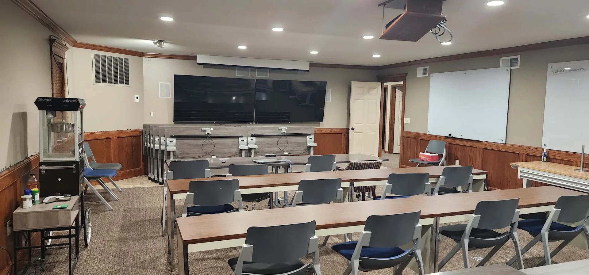 Servicemaster / Flash Flooring — Sale in Kansas City, MO, photo 2 of 5