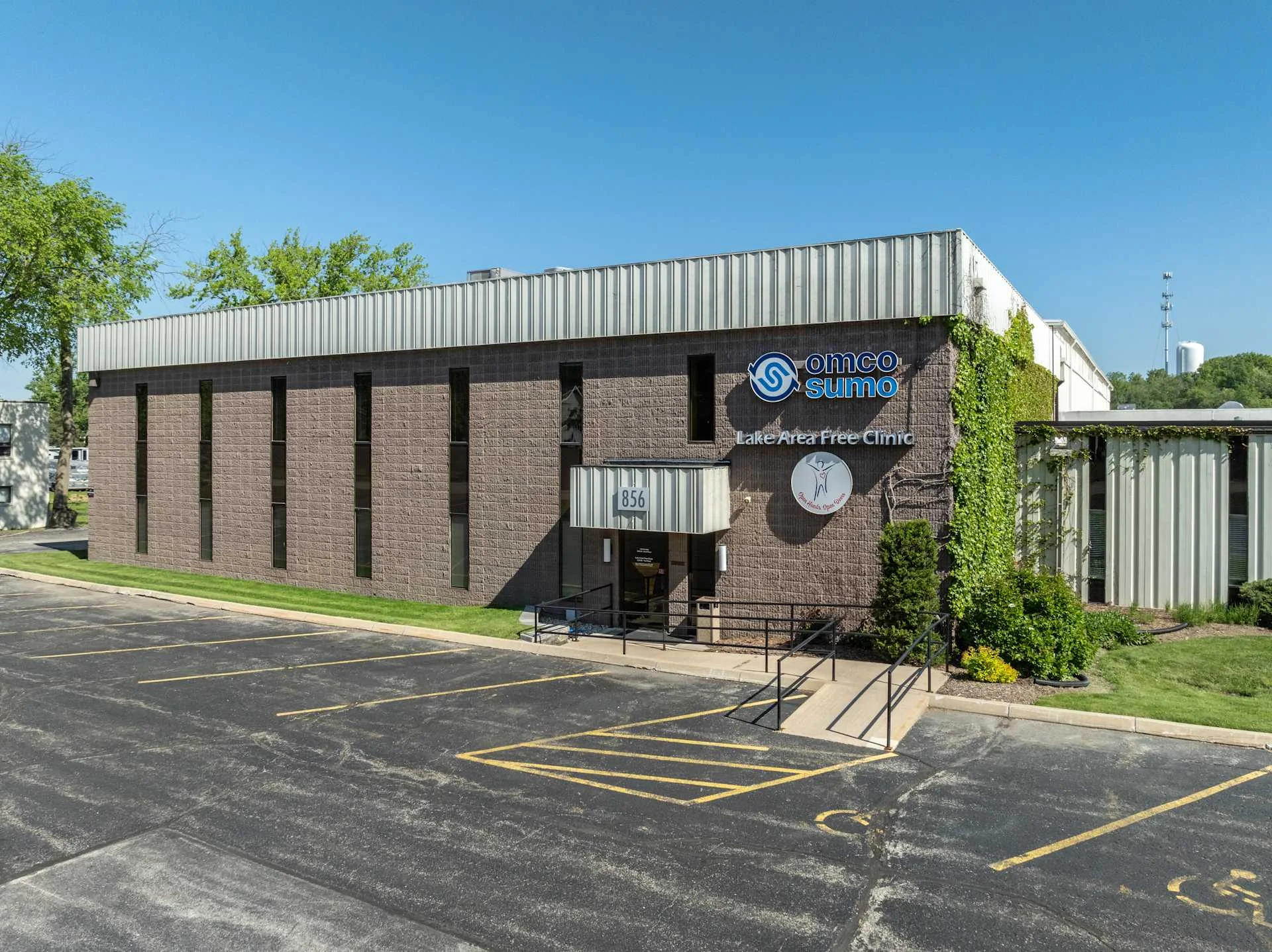 856 Armour Rd - photo 2 - Oconomowoc, WI
