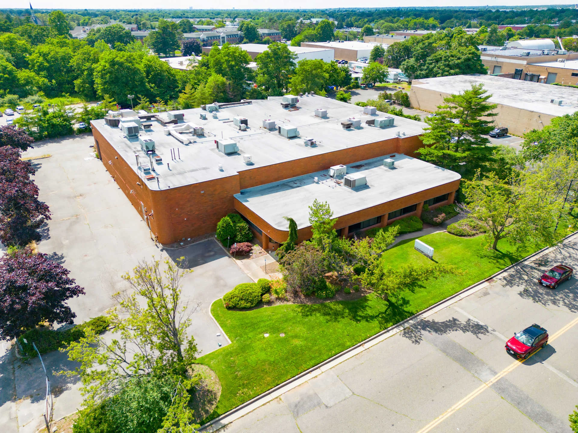 5100 New Horizons Blvd — Sale in Amityville, NY, photo 1 of 3