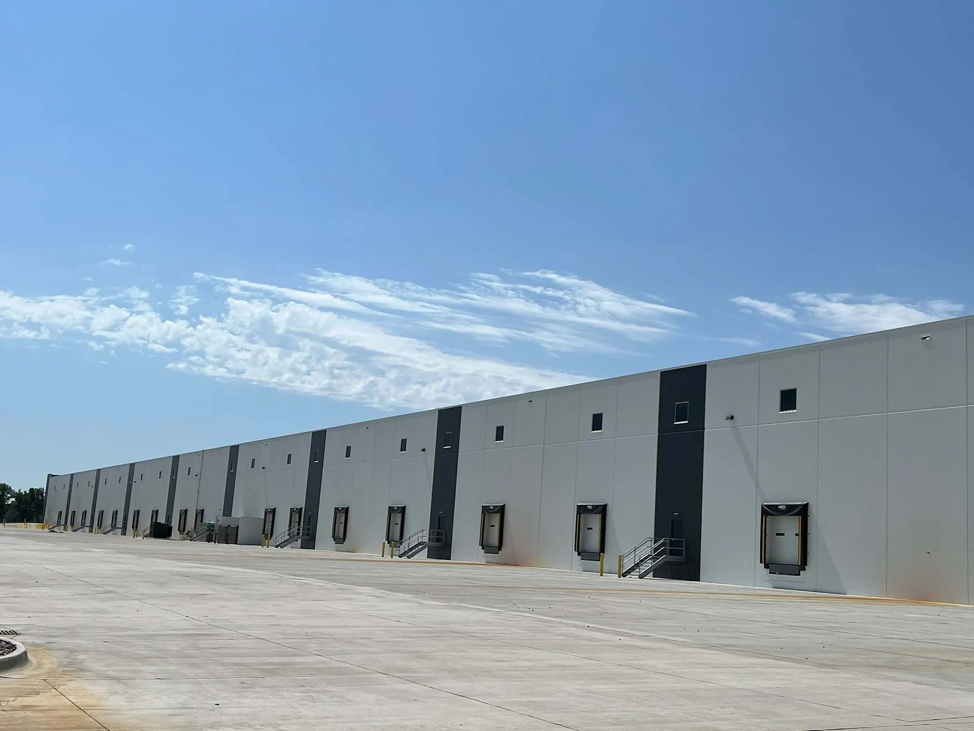 I-80 Distribution Center - photo 2 - Altoona, IA