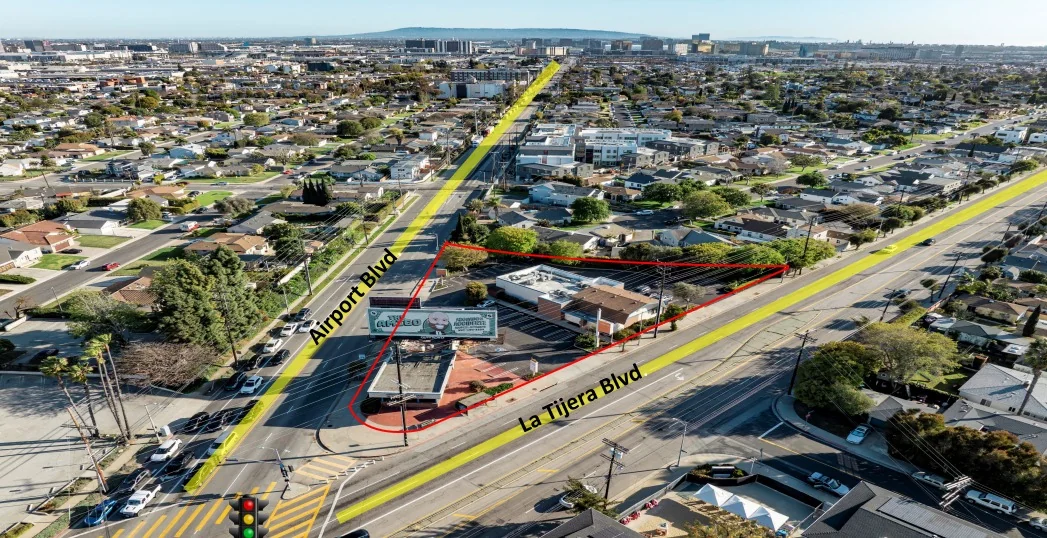 7900 La Tijera Blvd - retail in Los Angeles, CA