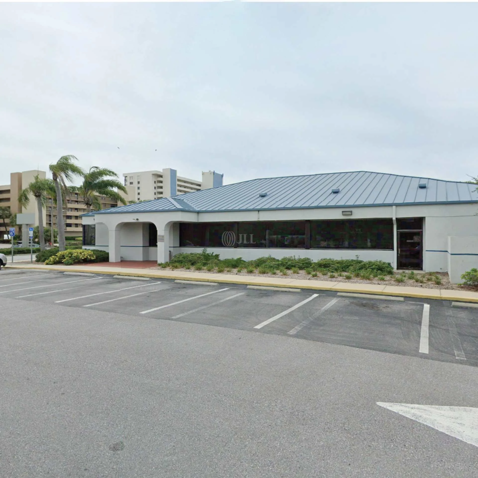 14805 Gulf Blvd — Sale in Madeira Beach, FL, photo 2 of 5