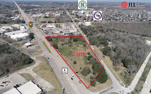 920 West Highway 6 — Sale in Alvin, TX, photo 1 of 4