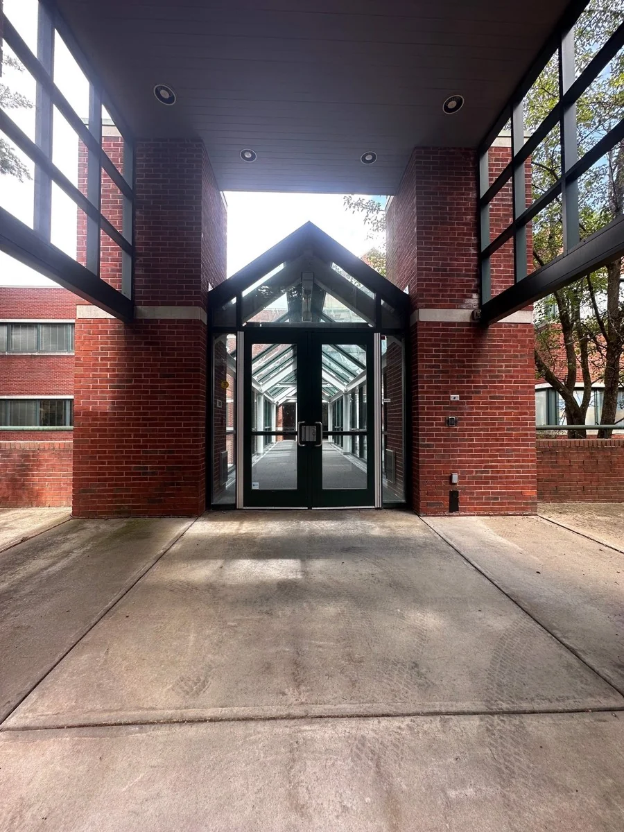Office in Simsbury, CT — Sale in Simsbury, CT, photo 3 of 5