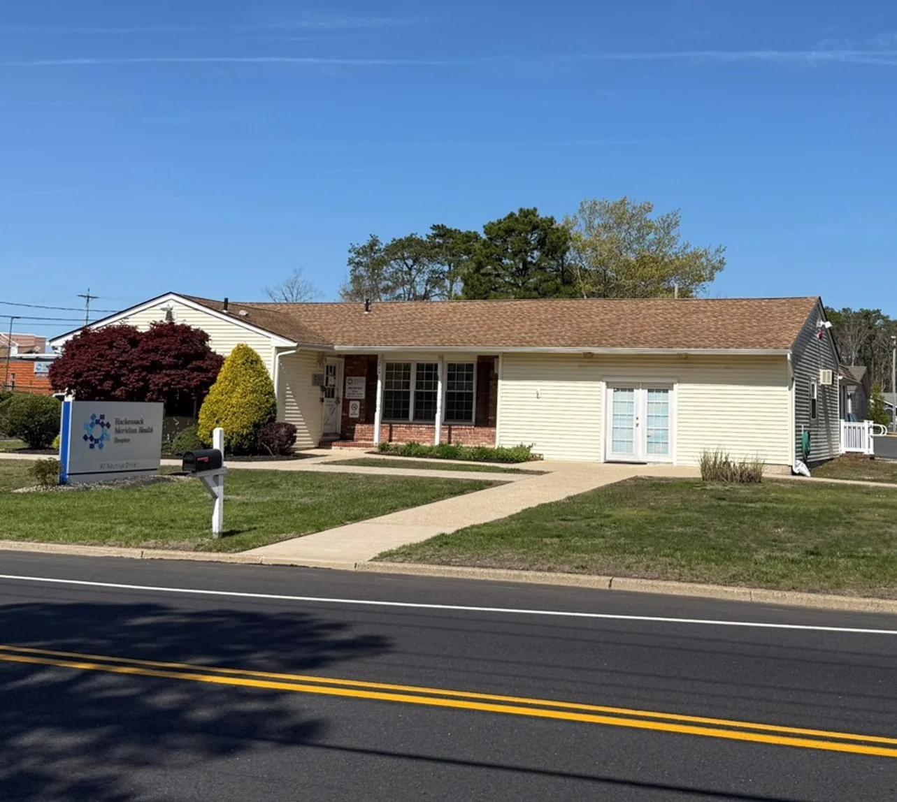 Office in Manahawkin, NJ — Sale in Manahawkin, NJ, photo 1 of 2