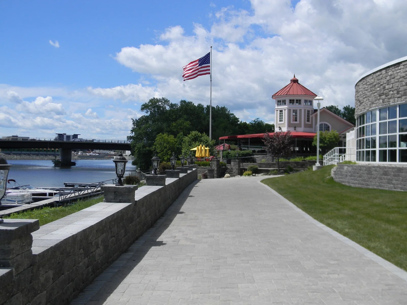 The Water's Edge Lighthouse Restaurant — Sale in Schenectady, NY, photo 2 of 8