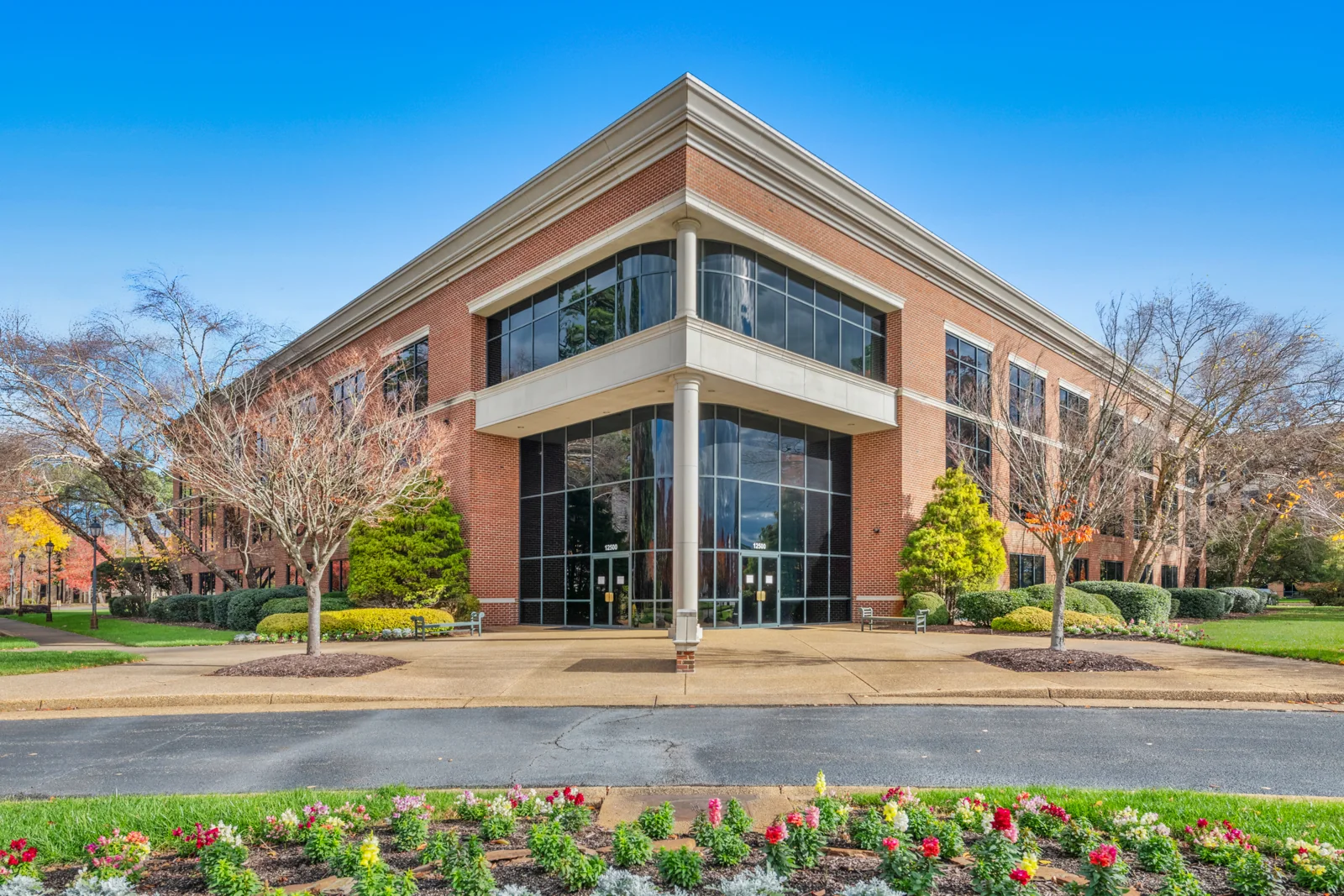 Office in Newport News, VA — Sale in Newport News, VA, photo 1 of 2
