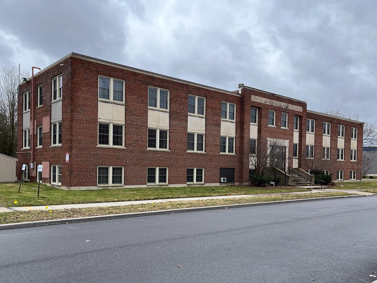 Office in Rome, NY — Sale in Rome, NY, photo 1 of 8