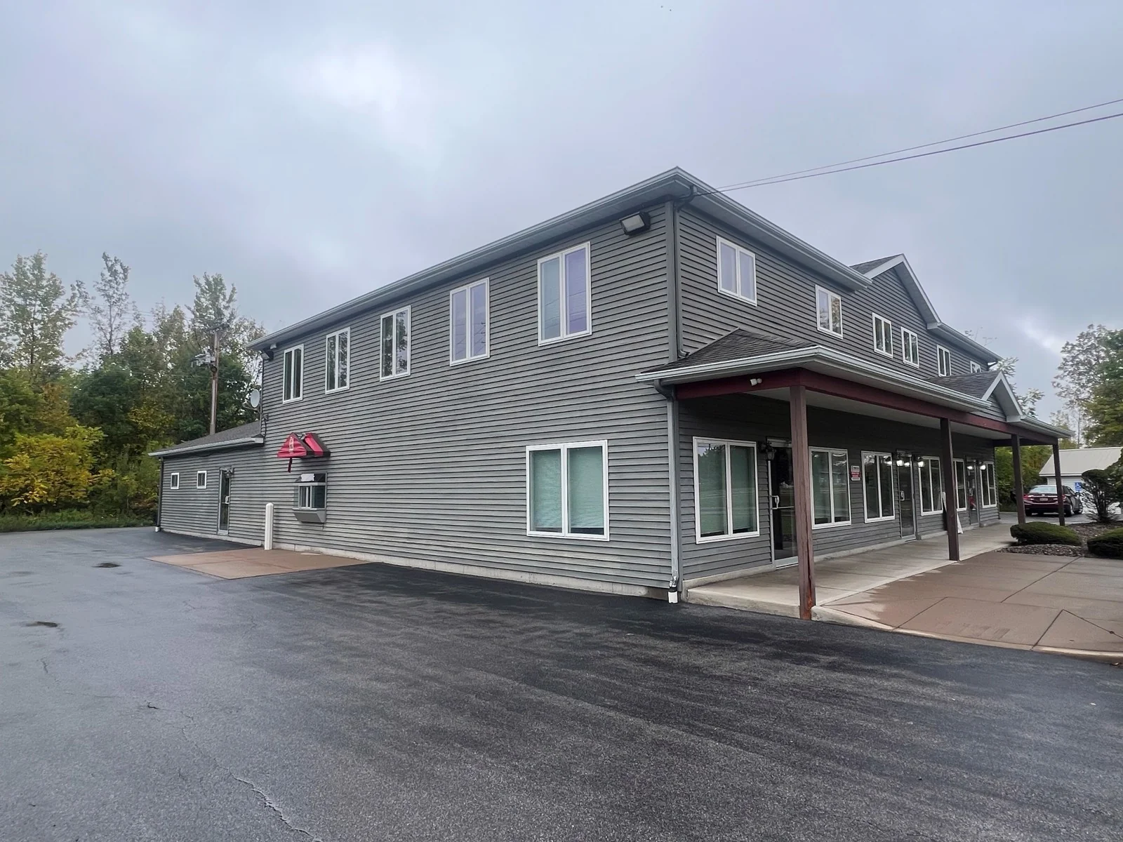 Office in Oneida, NY — Sale in Oneida, NY, photo 3 of 5
