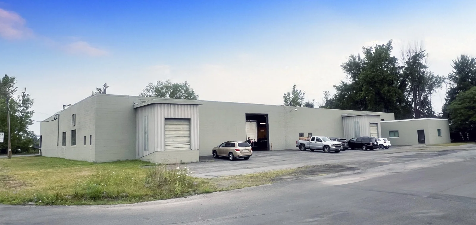 Industrial in East Syracuse, NY — Sale in East Syracuse, NY, photo 1 of 8