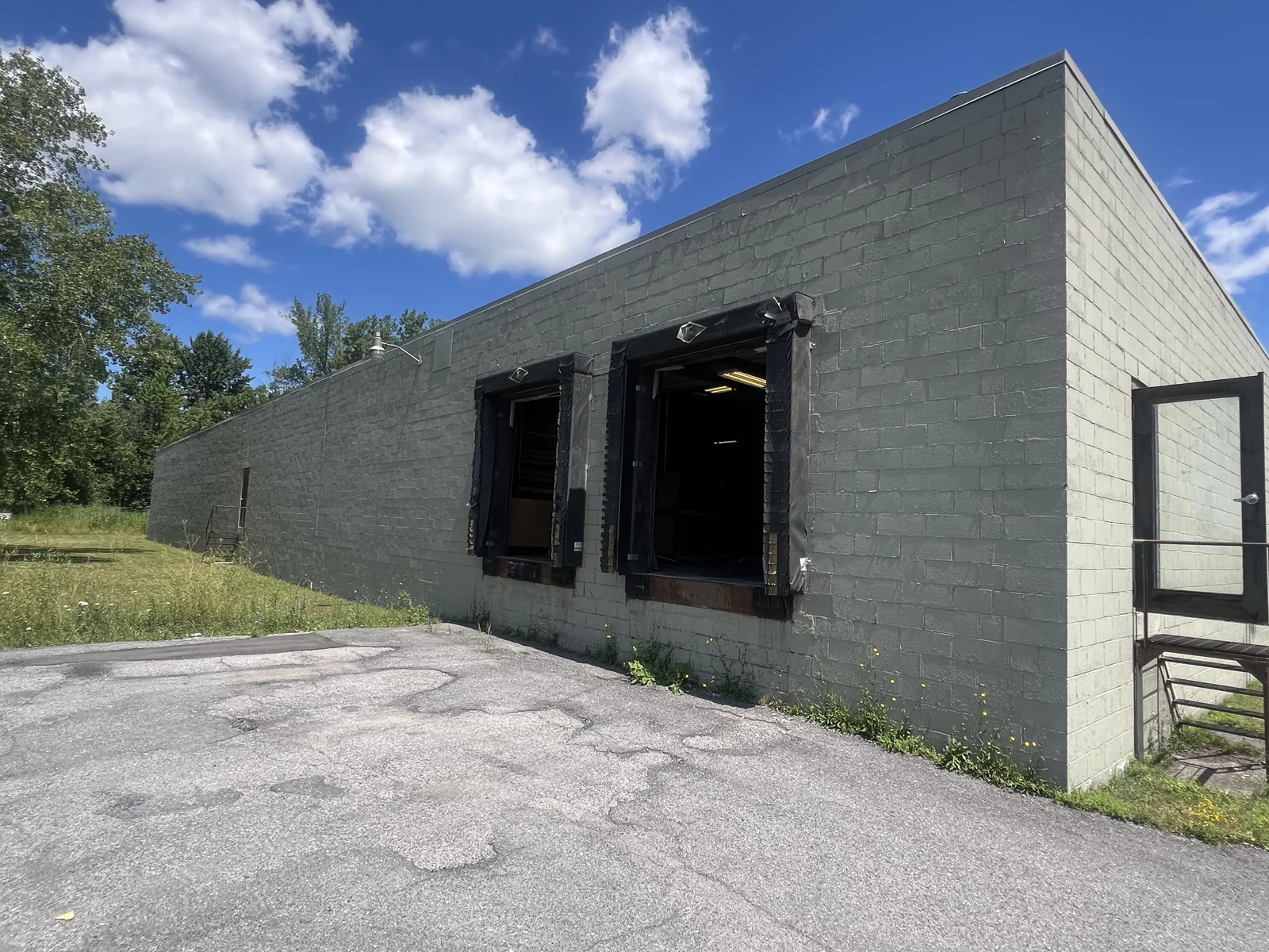 Industrial in East Syracuse, NY — Sale in East Syracuse, NY, photo 2 of 8