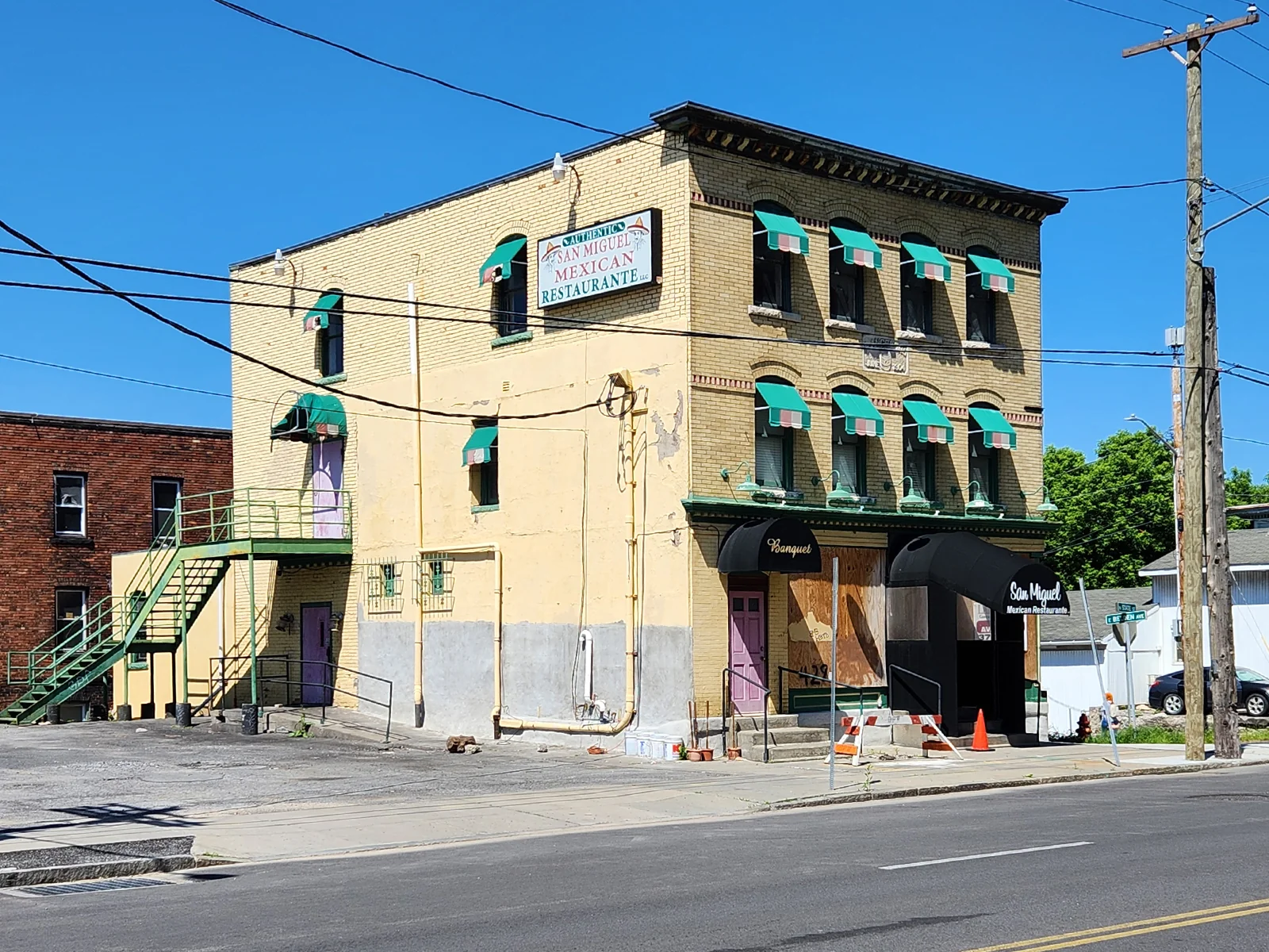 Retail in Syracuse, NY — Sale in Syracuse, NY, photo 1 of 4