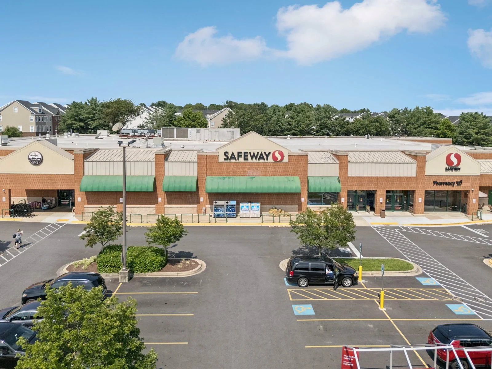 Retail in Gaithersburg, MD — Sale in Gaithersburg, MD, photo 2 of 8