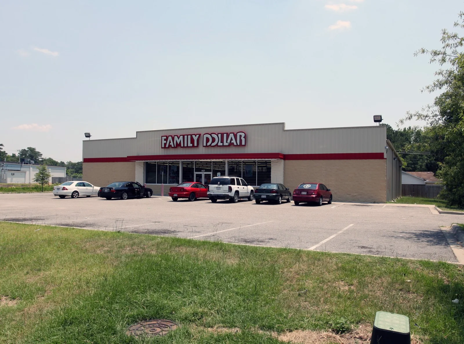 Former Family Dollar — Sale in Lumberton, NC, photo 1 of 1