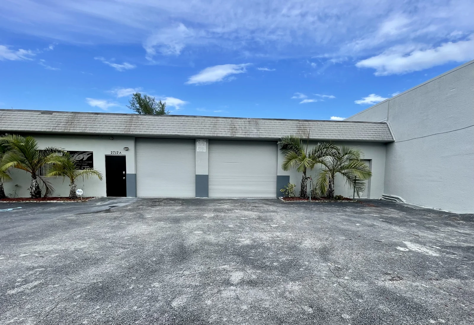 Lake Worth Owner-User Building — Sale in Lake Worth, FL, photo 1 of 4