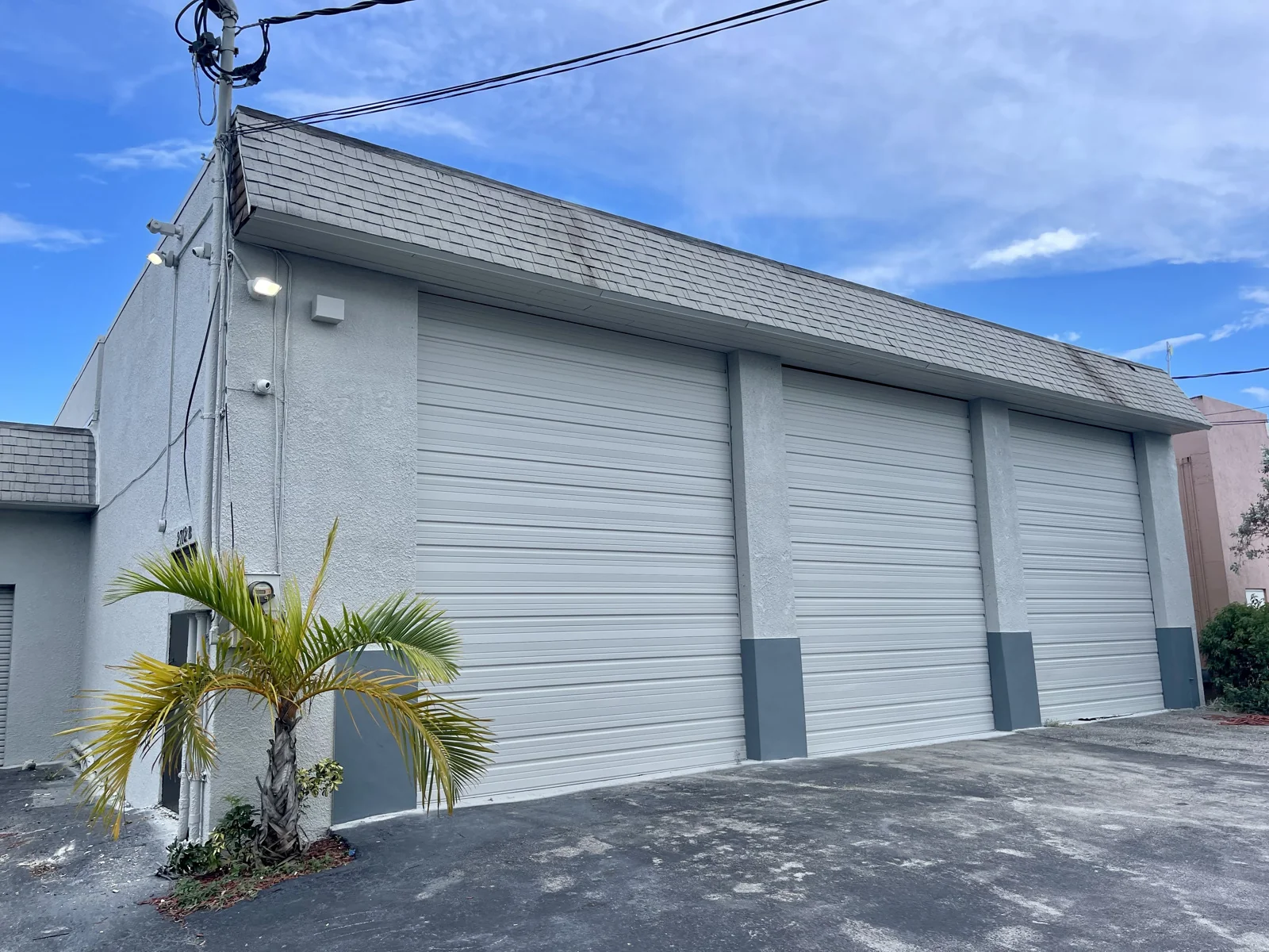 Lake Worth Owner-User Building — Sale in Lake Worth, FL, photo 3 of 4