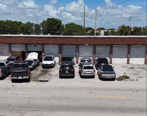 Deerfield Beach Small-Bay — Sale in Deerfield Beach, FL, photo 4 of 6