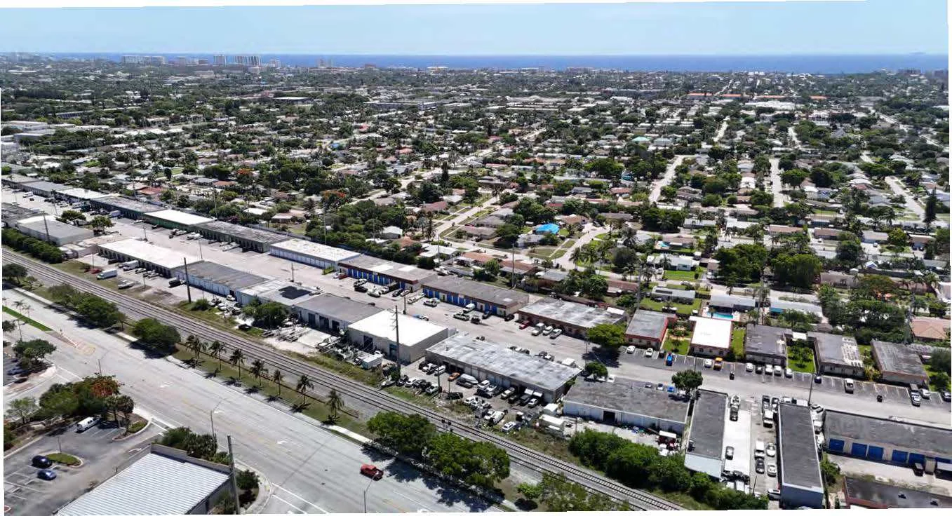 Deerfield Beach Small-Bay — Sale in Deerfield Beach, FL, photo 6 of 6