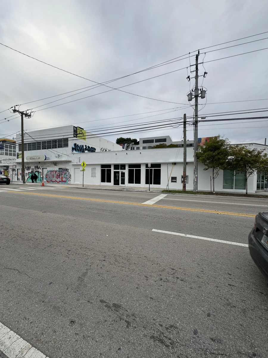 Retail in Miami, FL — Sale in Miami, FL, photo 6 of 8