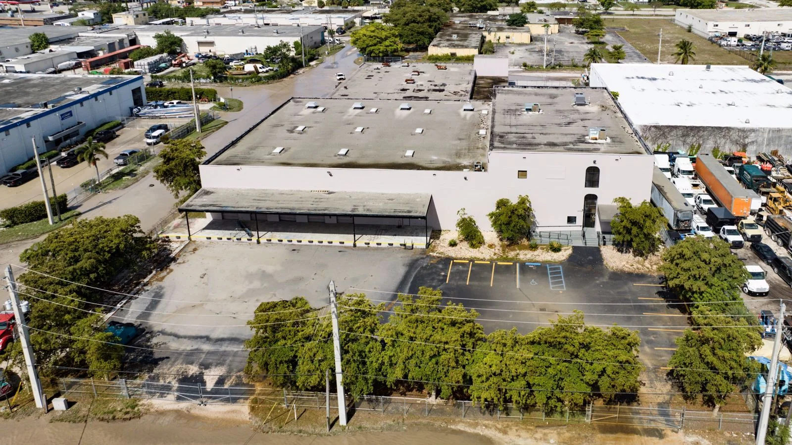 Opa Locka Headquarters Facility — Lease in Opa-Locka, FL, photo 1 of 3
