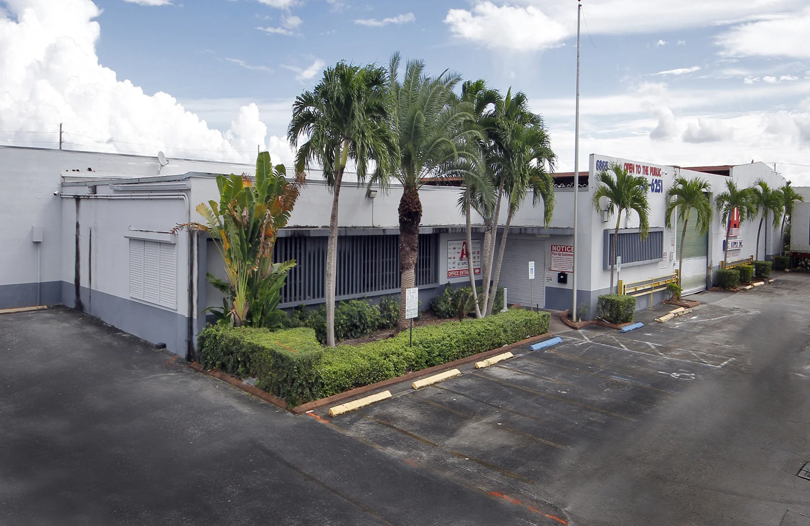 Miami Warehouse — Sale in Miami, FL, photo 4 of 8