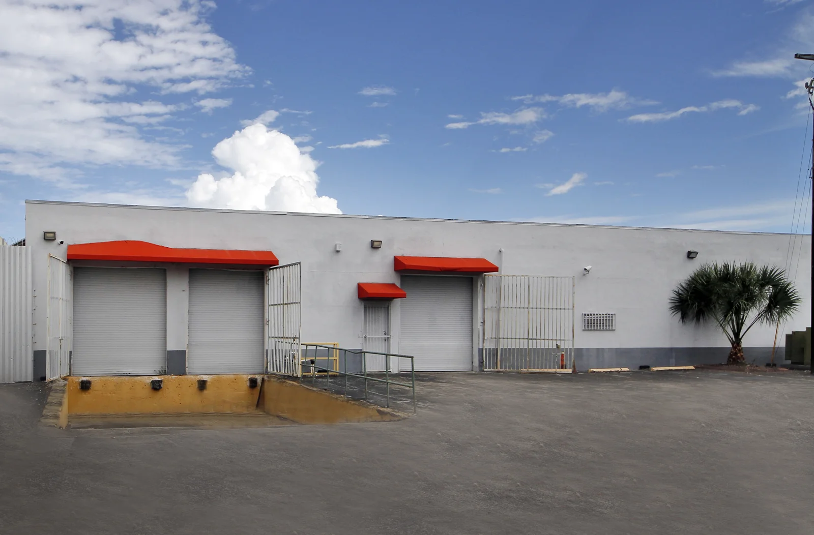 Miami Warehouse — Sale in Miami, FL, photo 7 of 8