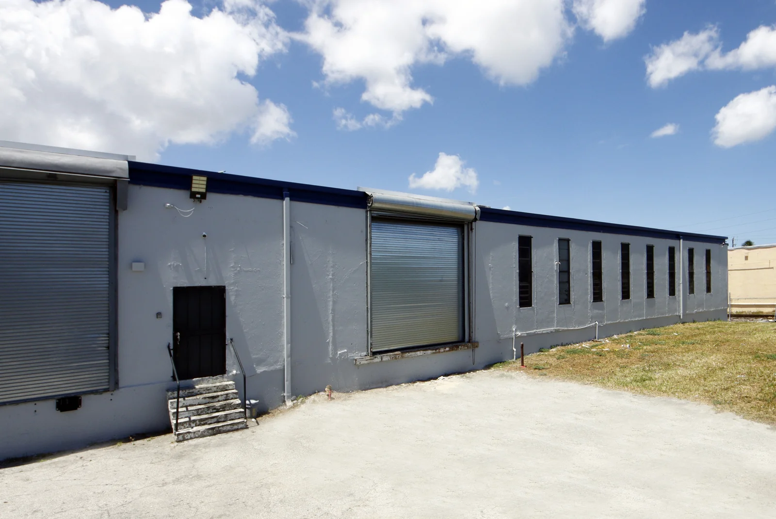 Hialeah Clothing Factory — Lease in Miami, FL, photo 2 of 8