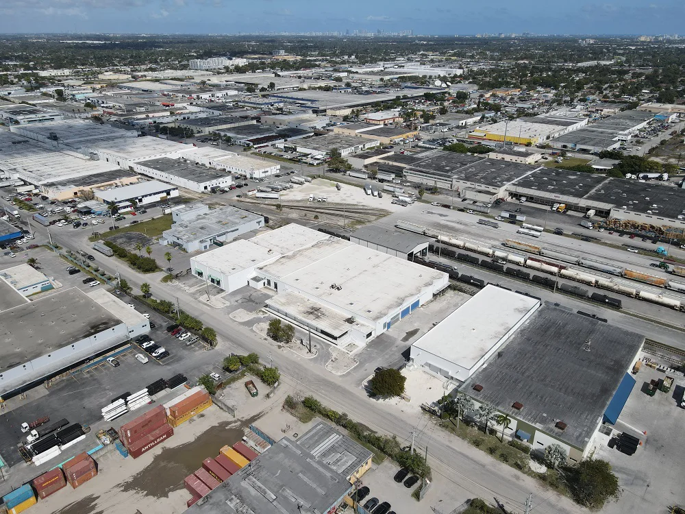 Miami Warehouse Facility — Lease in Miami, FL, photo 5 of 8