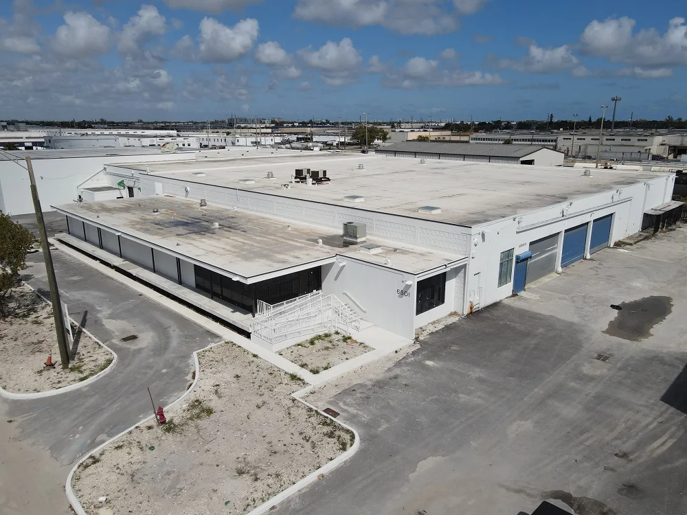 Miami Warehouse Facility — Lease in Miami, FL, photo 7 of 8