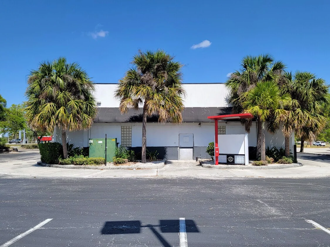 6737 Darter Ct — Sale in Fort Pierce, FL, photo 6 of 6