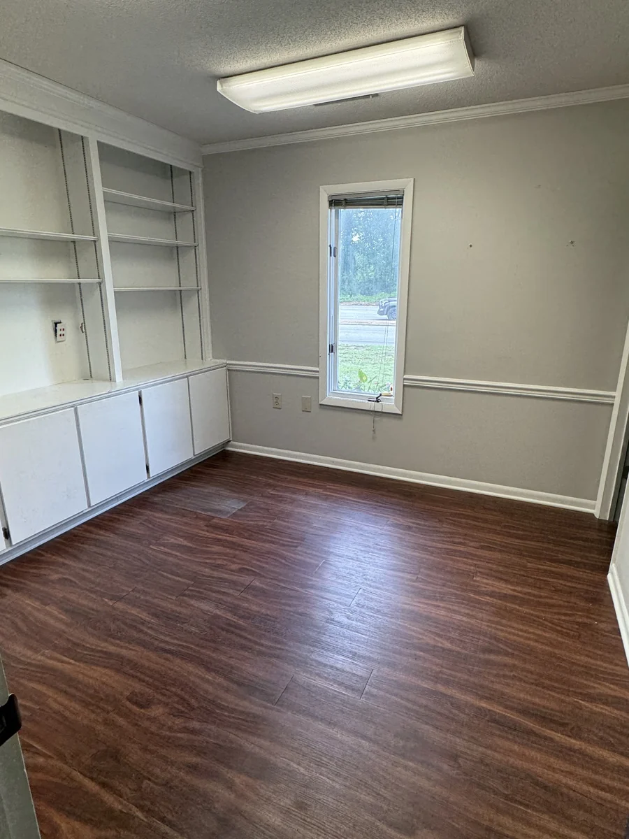 Office in North Charleston, SC — Sale in North Charleston, SC, photo 7 of 8