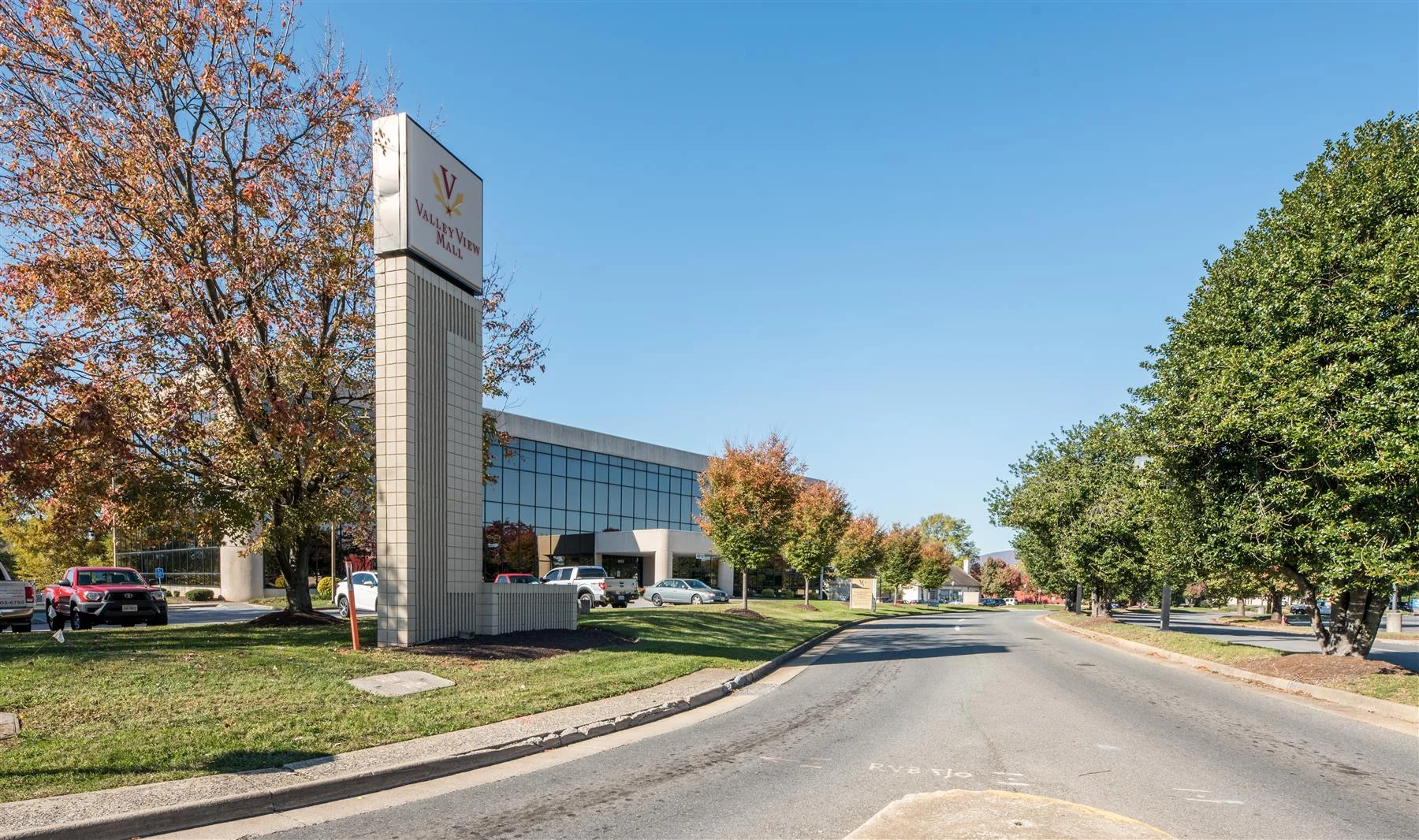 Valley View Professional Center — Sale in Roanoke, VA, photo 2 of 2