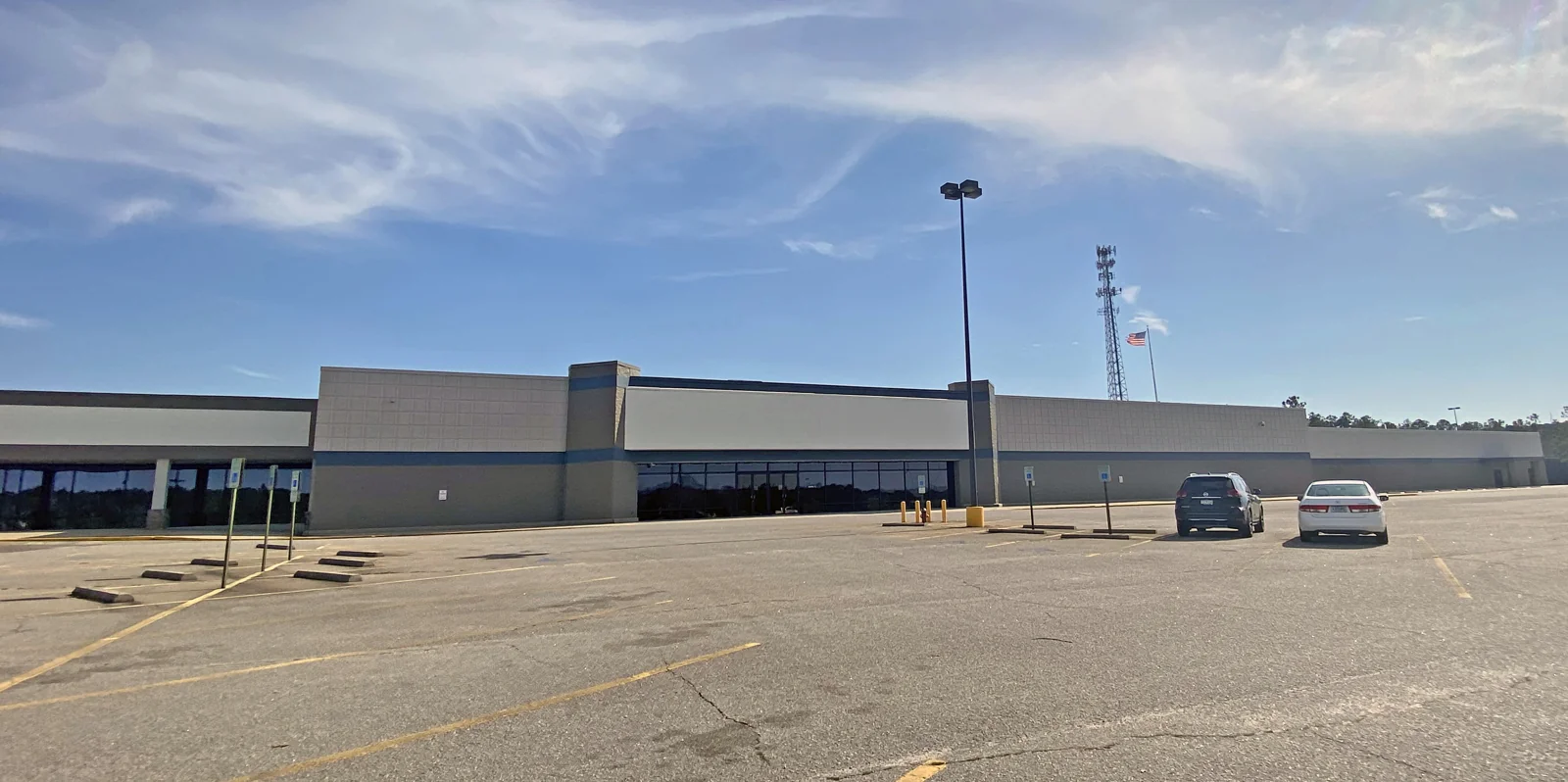 Retail in Columbia, SC — Sale in Columbia, SC, photo 2 of 4
