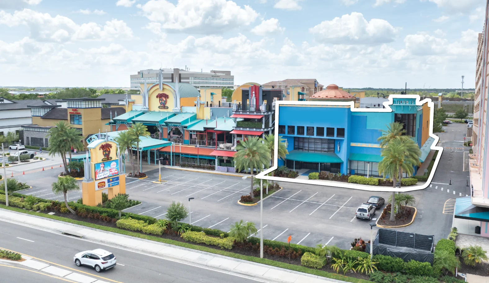 Retail in Orlando, FL — Sale in Orlando, FL, photo 1 of 1