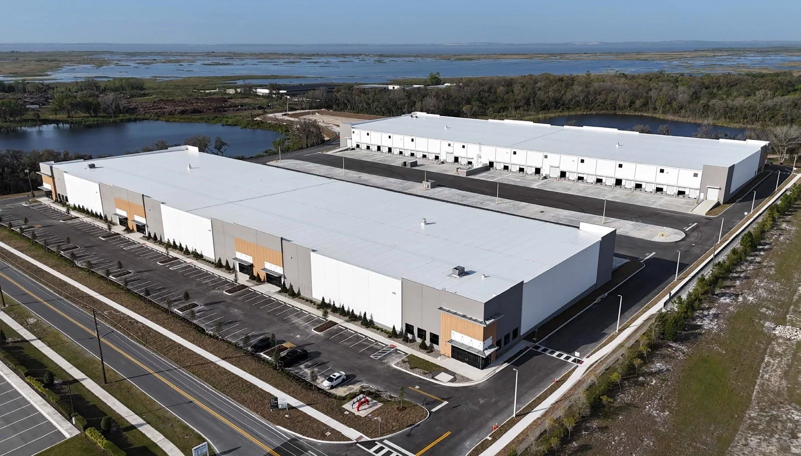 Apopka Business Center — Lease in Apopka, FL, photo 1 of 2
