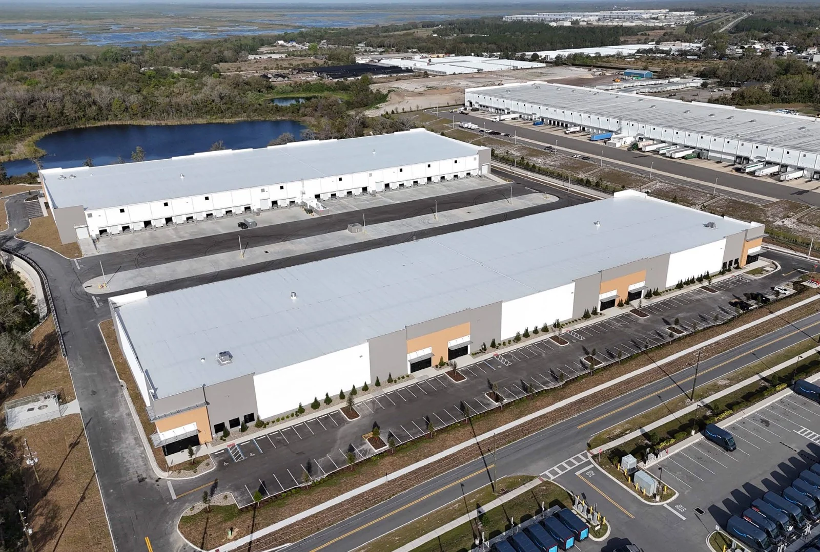 Apopka Business Center — Lease in Apopka, FL, photo 2 of 2