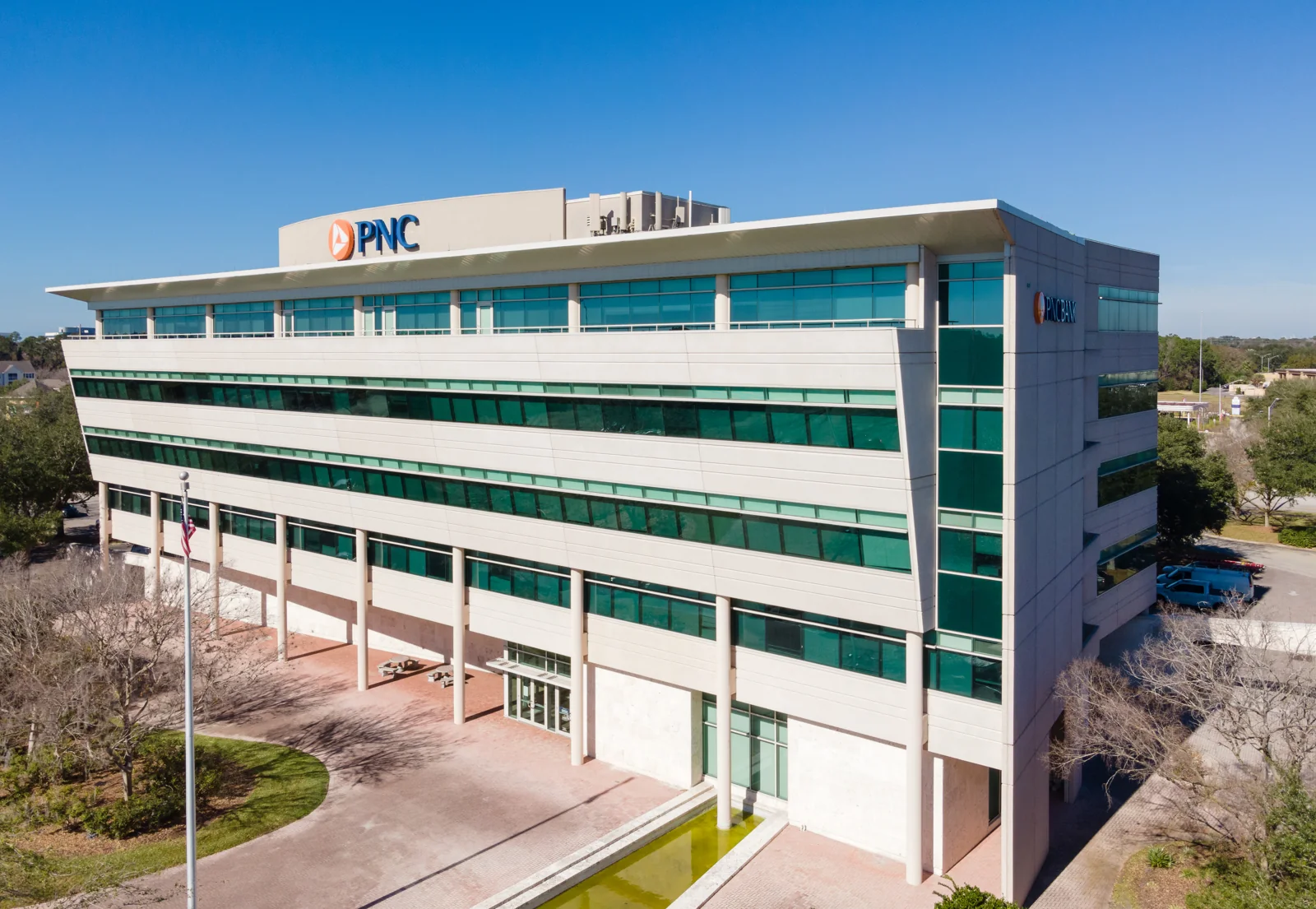 PNC Bank — Sale in Jacksonville, FL, photo 1 of 8