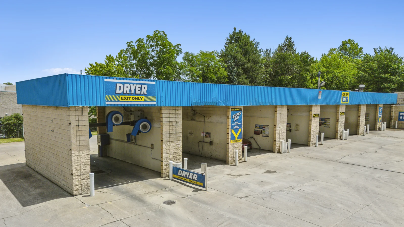 Freestanding Self Service Car Wash on 1.83 AC — Sale in Maple Heights, OH, photo 5 of 8