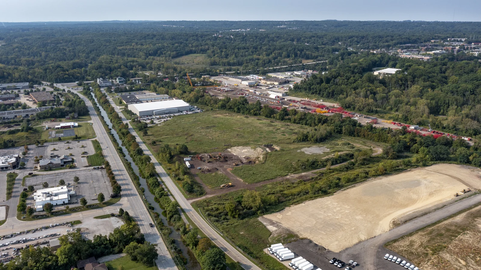 Towpath Commerce Center — Sale in Valley View, OH, photo 3 of 4