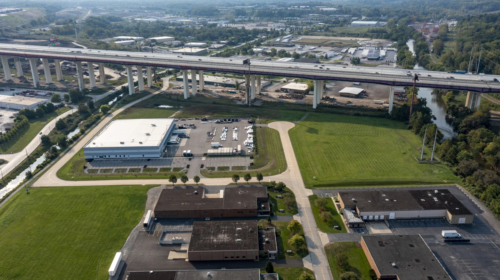 Lombardo Business Park — Sale in Valley View, OH, photo 2 of 3