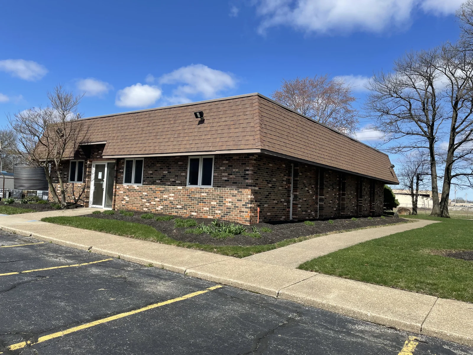 Office in Elyria, OH — Sale in Elyria, OH, photo 1 of 8