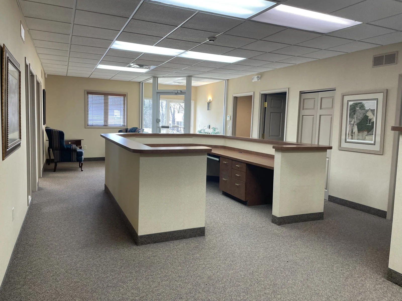 Office in Elyria, OH — Sale in Elyria, OH, photo 3 of 8